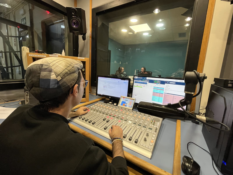<strong>R&agrave;dio Arenys, la degana de les emissores municipals</strong>