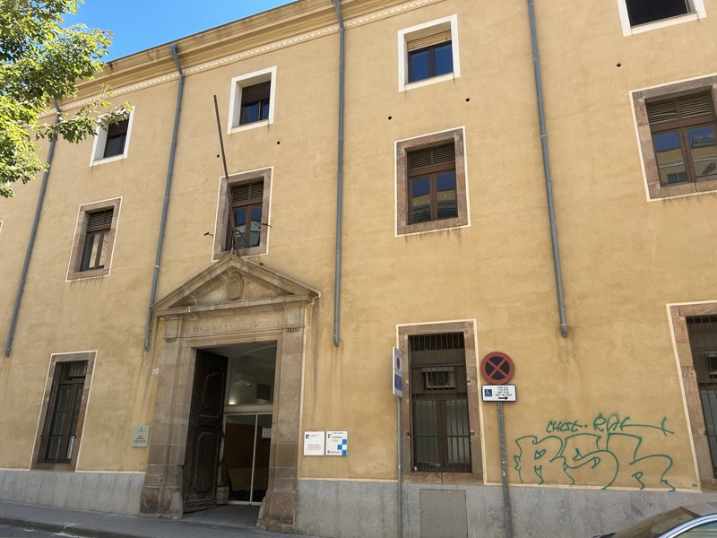 Els sindicats alerten que les alternatives a l&#39;Hospital Sant Jaume s&oacute;n inviables