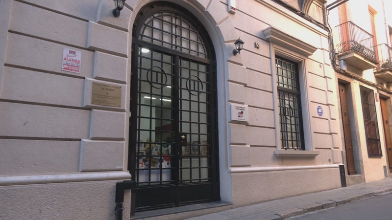 Fam&iacute;lies de Les Figueretes estudien la inscripci&oacute; a escoles bressol privades del centre