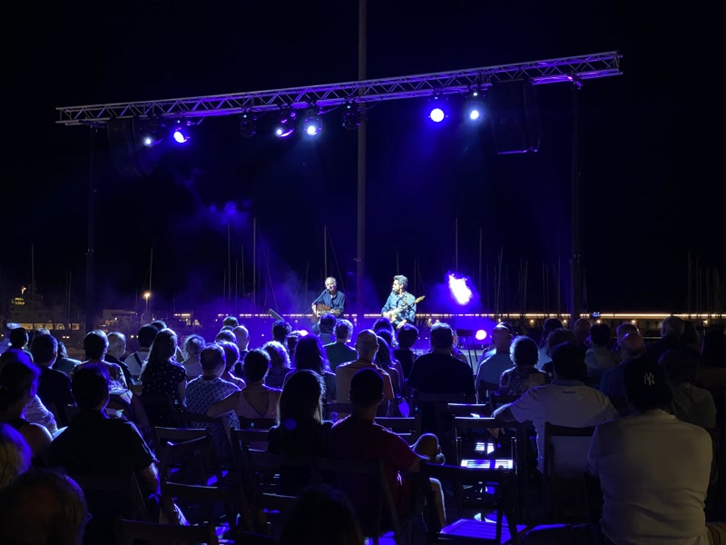 Llu&iacute;s Gavald&agrave; i Judit Neddermann tanquen la quarta edici&oacute; del Posid&ograve;nia Fest