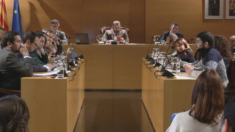 L&rsquo;oposici&oacute; rebaixa l&rsquo;euf&ograve;ria del govern amb la demanda d&rsquo;El Corte Ingl&eacute;s
