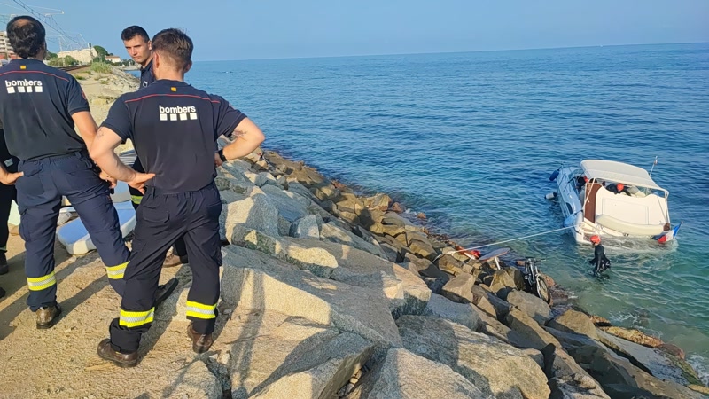 Oberta una investigaci&oacute; despr&eacute;s que una barca qued&eacute;s encallada a Sant Andreu de Llavaneres