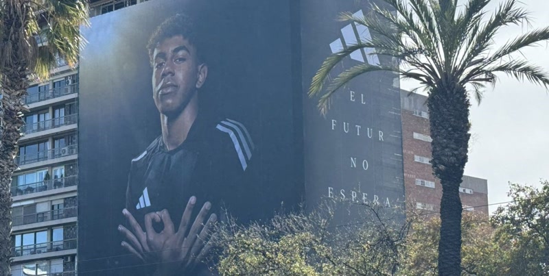 Lamine Yamal fitxa per Adidas i s&#39;estrena amb un mural gegant&nbsp;