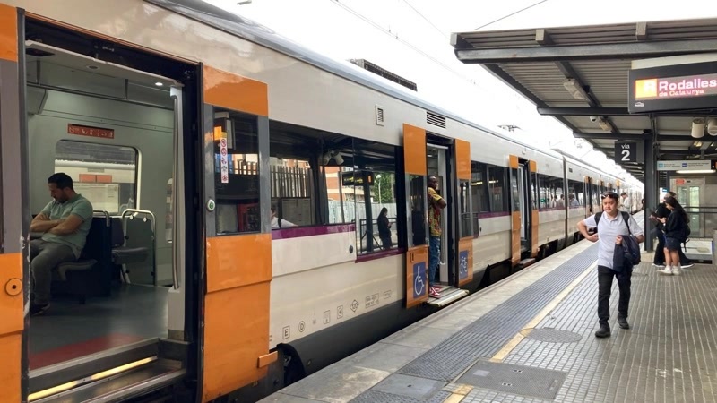 Reforços a la línia R1 a primeres hores del cap de setmana