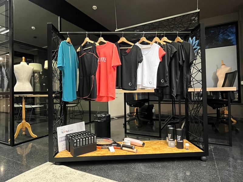 <strong>Infinite Athletic o com crear roba a partir de raquetes de tenis</strong>