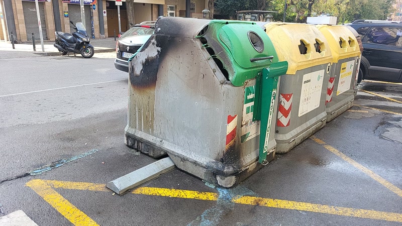 Nova crema de contenidors, aquesta nit m&eacute;s centrada a Rocafonda