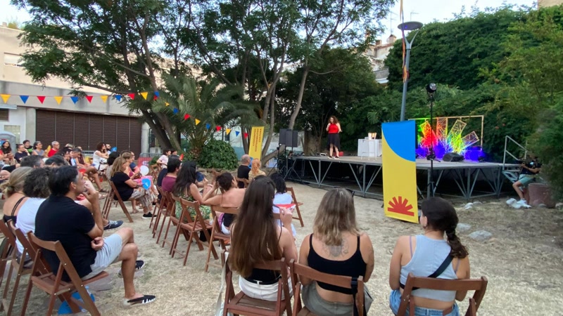 El Nosaltres omple de mon&ograve;legs la Casa de la Palmera per Les Santes