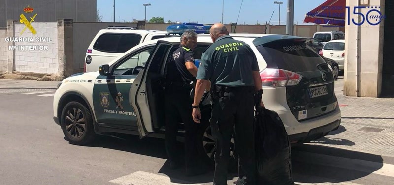 Intervingudes m&eacute;s de 1.200 peces de roba falsificades en un comer&ccedil; de Matar&oacute;