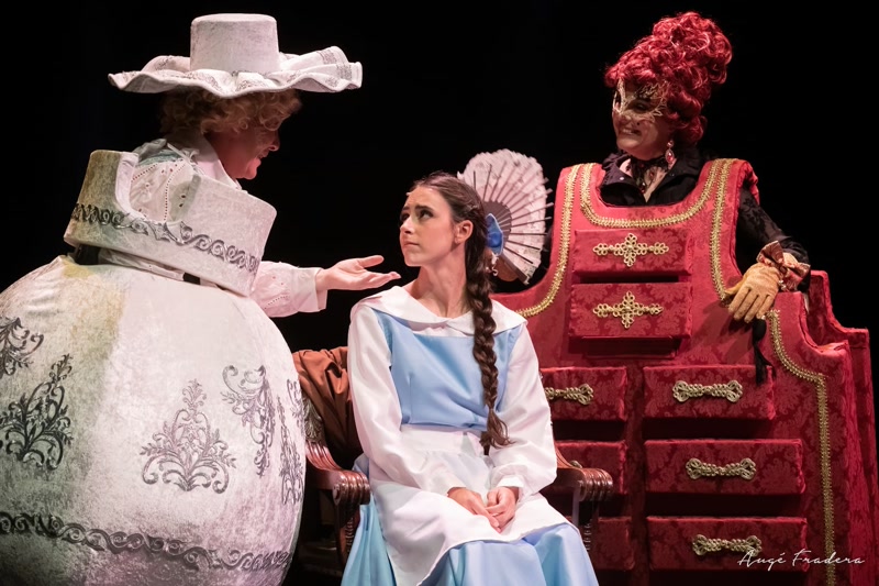 La Bella i la B&egrave;stia, &egrave;xit per tancar la temporada teatral