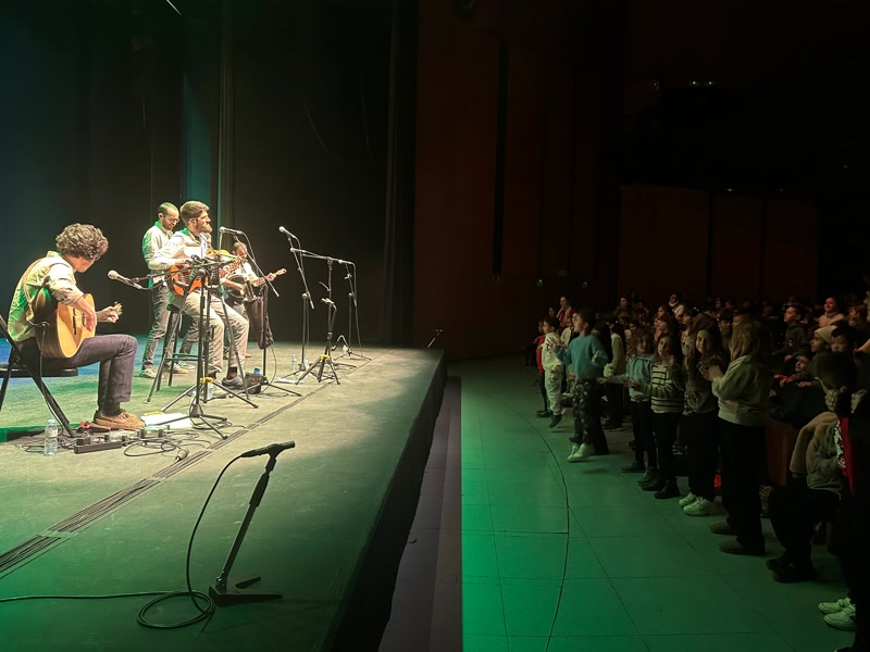 <strong>Alumnes de quatre escoles mataronines gaudeixen de la cultura gr&agrave;cies al cicle &lsquo;Anem al teatre&rsquo;</strong>