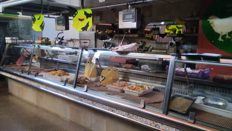 El mercat de la pla&ccedil;a de Cuba, tancat i a les fosques m&eacute;s de 5 hores<br />
&nbsp;