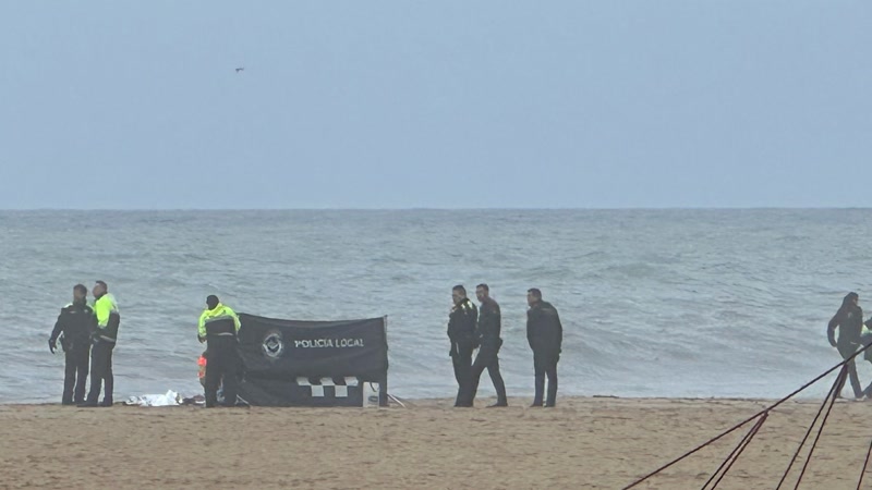 Troben el cos d&#39;una dona morta a la platja del Varador