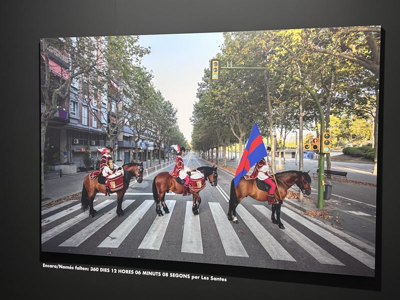 <strong>Les fotografies de Kris Ubach homenatgen als santeros que tot l&rsquo;any esperen la festa major</strong>
