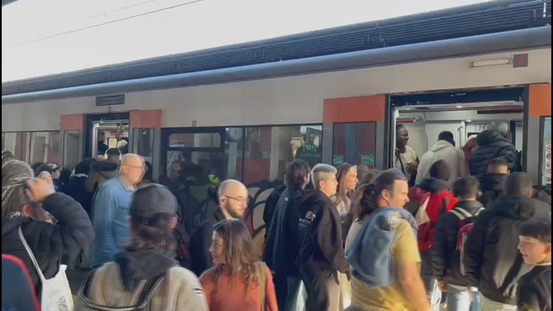 Una quarantena llarga de persones es despla&ccedil;a des de Matar&oacute; a la manifestaci&oacute; per un preu dels lloguers m&eacute;s assequible