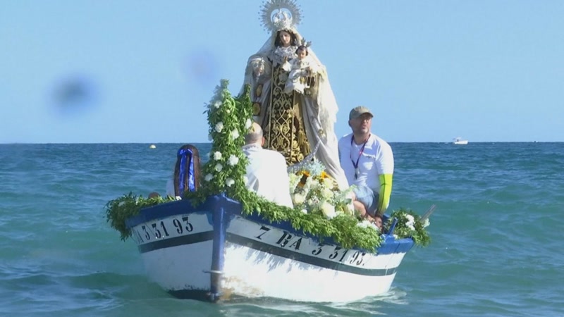 La Verge del Carme surt a la mar amb barca nova