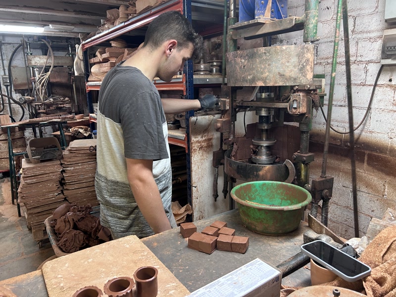 Elaboració dels gots amb la màquina