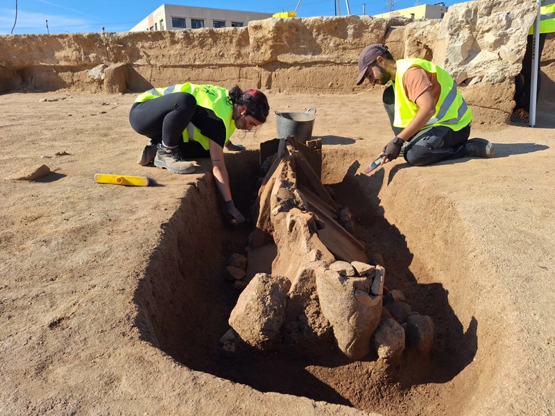 La necr&ograve;polis de Ca la Madrona destapa 50 tombes m&eacute;s del segle III