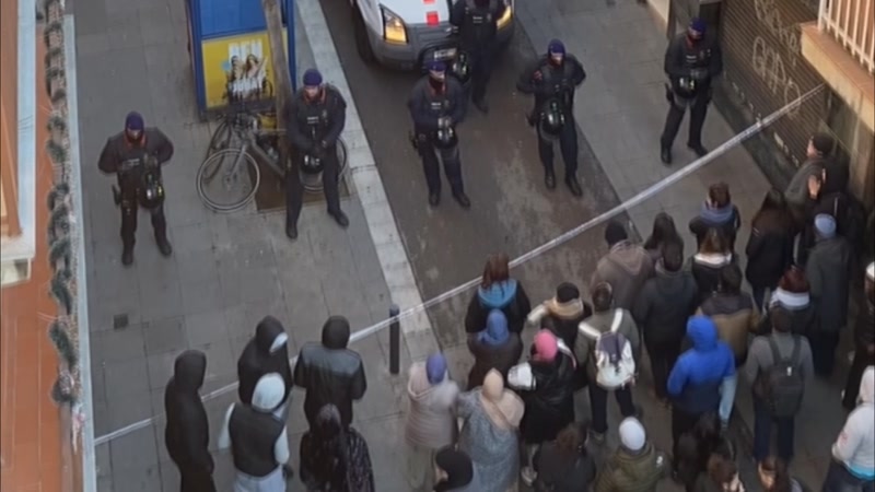 Tensi&oacute; en el desallotjament d&rsquo;una fam&iacute;lia amb 4 menors a Cerdanyola