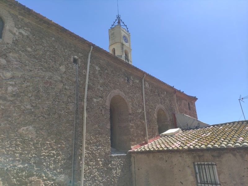 Troben una dona morta al pati de l&rsquo;esgl&eacute;sia de Montgat