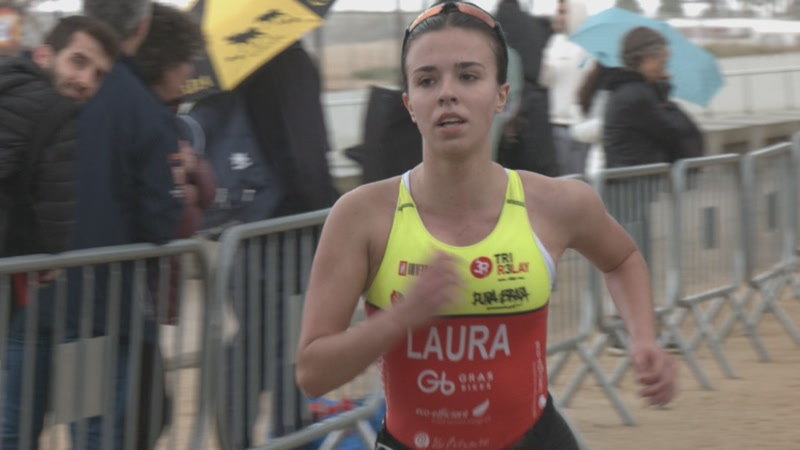 La Triatl&oacute; Ciutat de Matar&oacute; s&rsquo;enfronta a la pluja amb 40 equips i 150 participants
