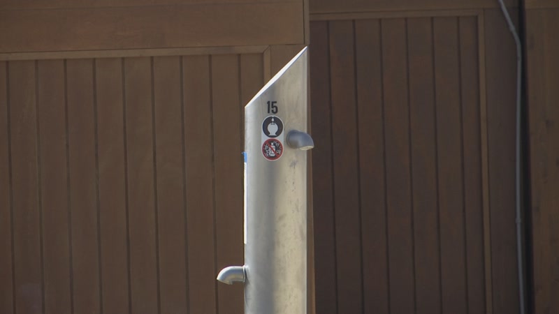 Tornen les dutxes a les platjes, per&ograve; amb restriccions