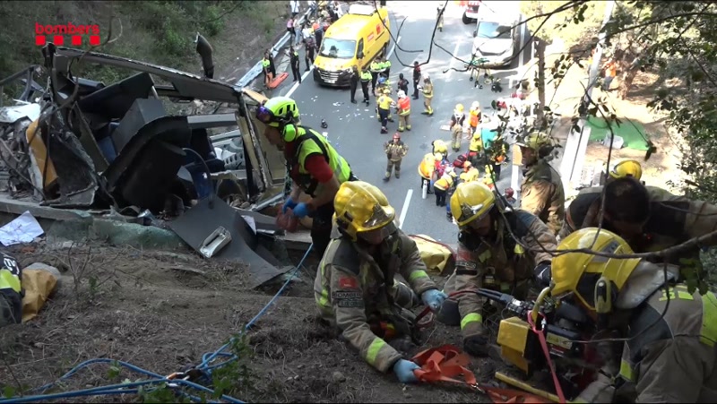 Tres ferits cr&iacute;tics a l&#39;accident d&#39;autob&uacute;s a l&#39;autopista del Maresme