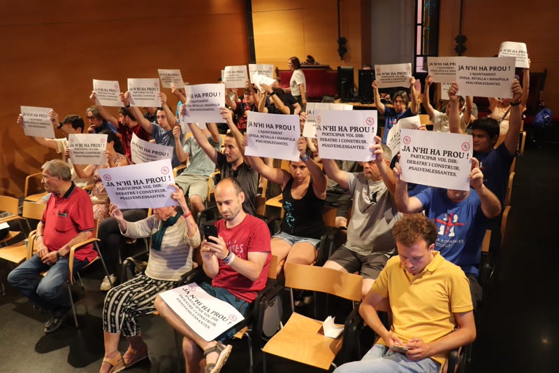 El govern i les colles institucionals fumen la pipa de la pau