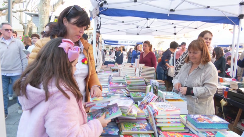 <strong>Roses, llibres i ciutadania: protagonistes del Sant Jordi a Matar&oacute;</strong>
