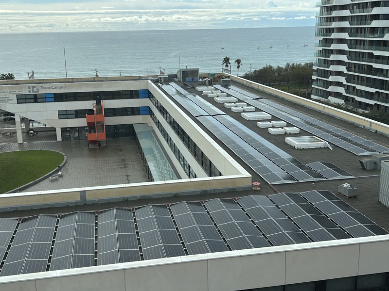 M&eacute;s de 700 panells solars generaran el 14% de l&rsquo;electricitat del TecnoCampus