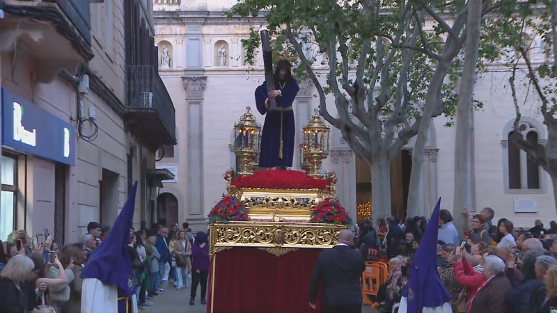 La Process&oacute; General torna a lluir esplendorosa pels carrers de Matar&oacute;