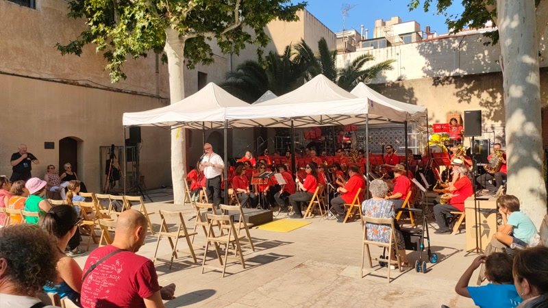 La Banda: 40 anys d&rsquo;himnes i camises vermelles