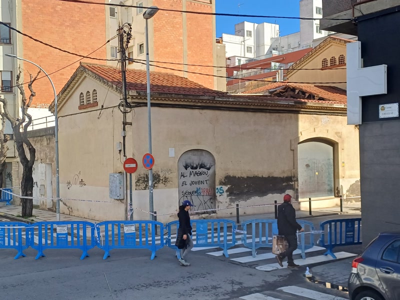 <strong>S&rsquo;esfondra la teulada d&rsquo;una antiga f&agrave;brica abandonada al Masnou</strong>