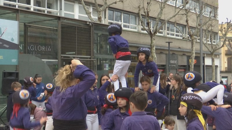 <strong>La canalla dels Capgrossos s&rsquo;enfaixa per ensenyar el m&oacute;n del castells als m&eacute;s petits</strong>