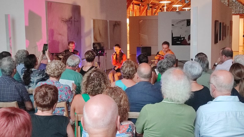 Arrenca el Posid&ograve;nia Fest a la Nau Gaud&iacute; amb can&ccedil;ons de bressol