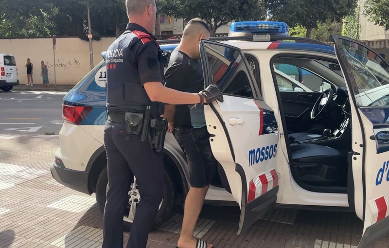<strong>3 detinguts i m&eacute;s de 600 m&ograve;bils recuperats: cop a Matar&oacute; contra el mercat negre de tel&egrave;fons robats</strong>