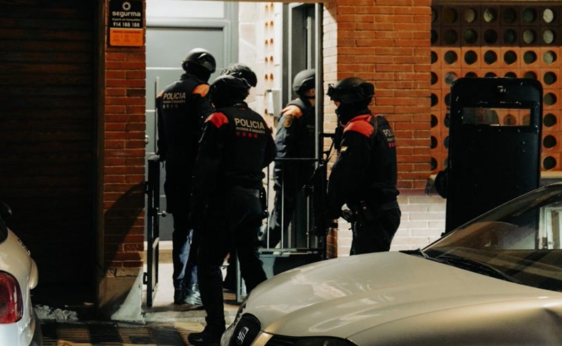 Operatiu policial a Matar&oacute; contra la venda il&middot;l&iacute;cita de m&ograve;bils sostrets