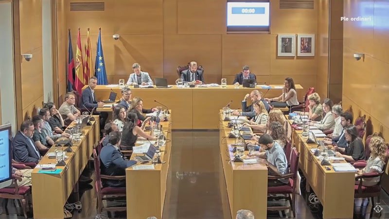 <strong>L’Ajuntament es compromet a introduir clàusules lingüístiques en la contractació pública municipal</strong>