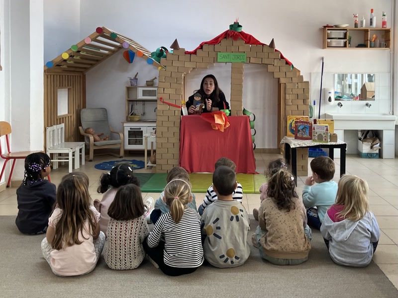 Titelles i manualitats per explicar Sant Jordi als m&eacute;s petits