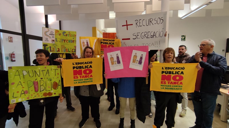 Continua la pressi&oacute; a Serveis Territorials pel tancament de l&iacute;nies d&#39;I3