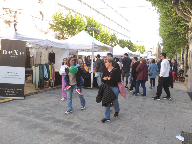 <strong>La Rambla de Matar&oacute; es converteix en una fira amb preus d&rsquo;ocasi&oacute;</strong>
