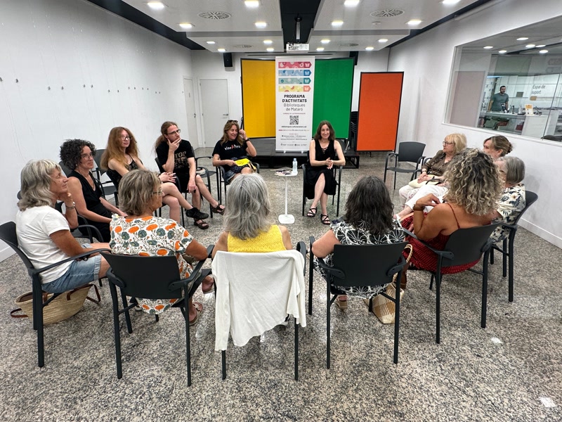 <strong>Pat Ubach protagonitza un club de lectura per celebrar el tercer aniversari de la Biblioteca Popular</strong>