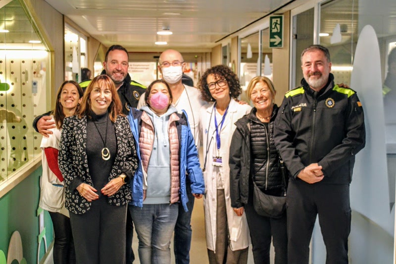 El partit solidari de la Policia recull 1.500 euros i molts regals per a l&#39;Hospital Vall d&#39;Hebron