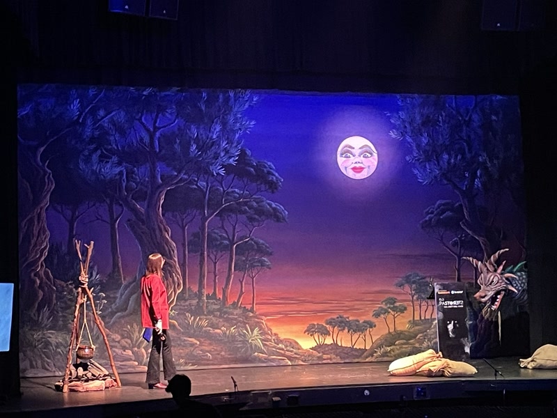<strong>La Sala Cabanyes s&rsquo;omple per la preestrena d&rsquo;&lsquo;Els Pastorets del dret i del rev&eacute;s&rsquo;</strong>