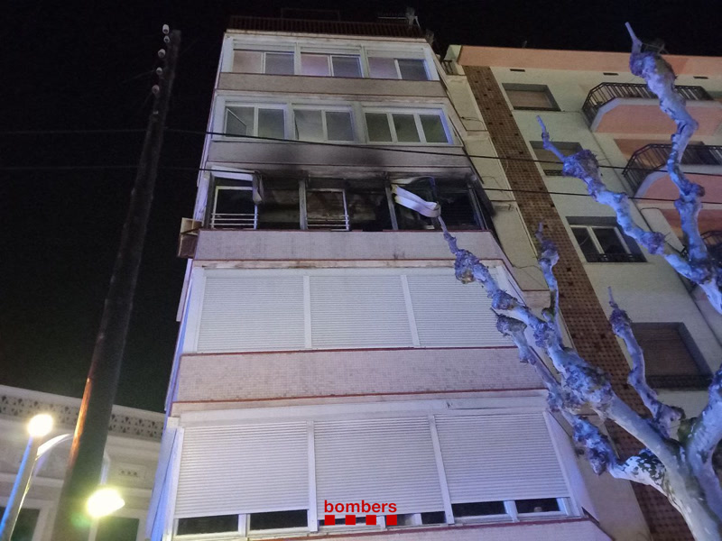 Un incendi en un pis del Masnou deixa un ferit