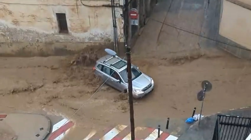 Una forta tempesta inunda Arenys de Mar aquest dissabte