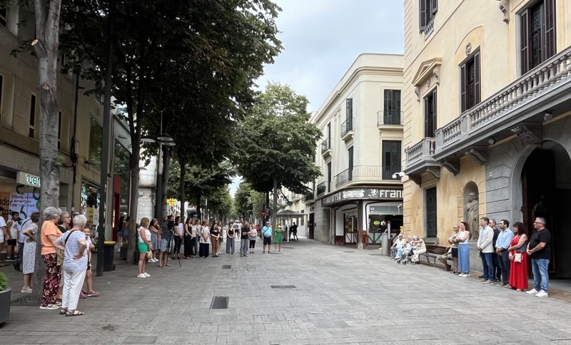 Matar&oacute; condemna el doble crim de Rub&iacute; i Castellbisbal amb un minut de silenci