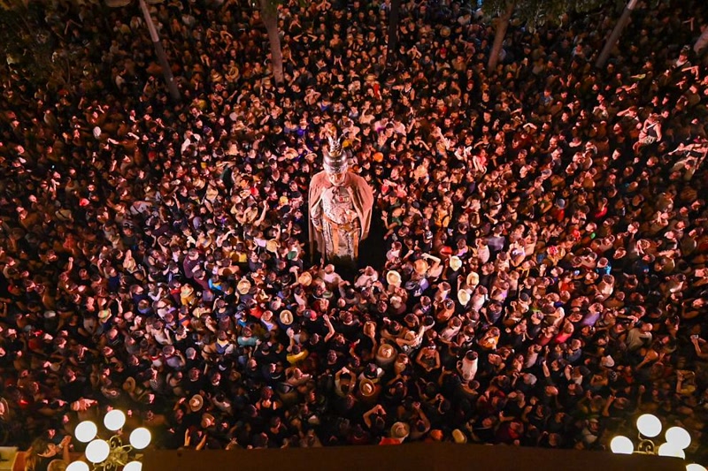 tvmatar&oacute; et porta Les Santes fins a casa