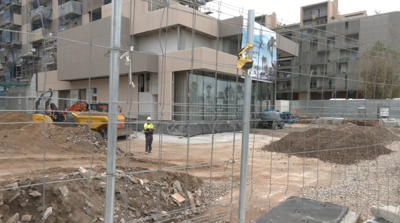 <strong>La zona verda de la Torre Barcel&oacute; comen&ccedil;a a prendre forma</strong>