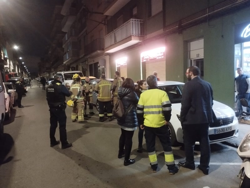 El sostre d&#39;un edifici del carrer Vit&ograve;ria s&#39;esfondra sense deixar ferits