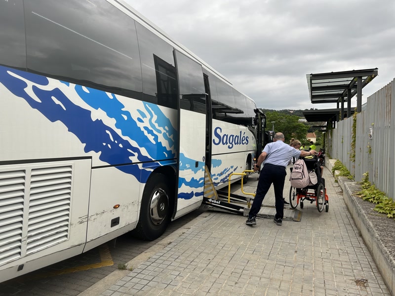L&rsquo;escola l&rsquo;Arbo&ccedil;, sense bus urb&agrave; ni f&agrave;cil acc&eacute;s per a vianants